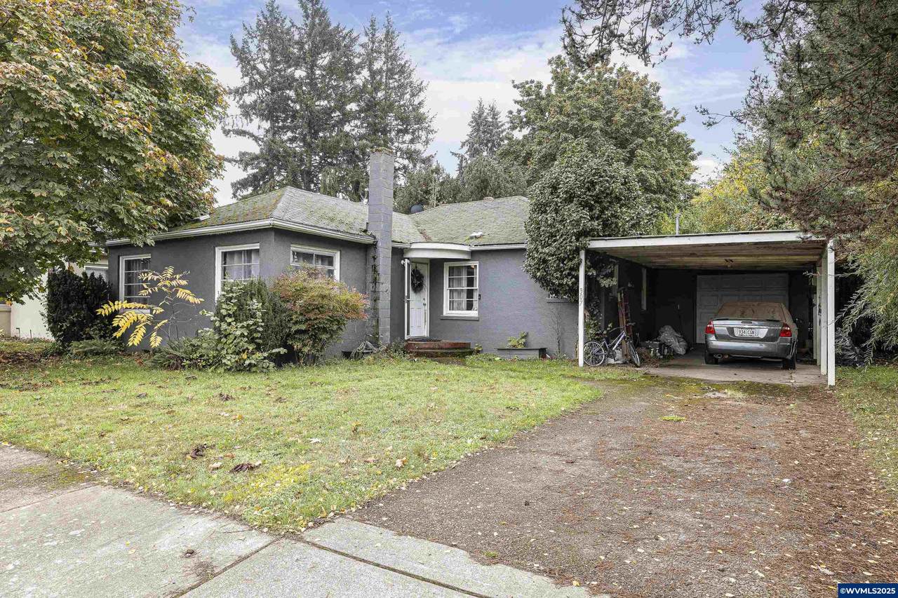 307 Sherman St - Photo 1