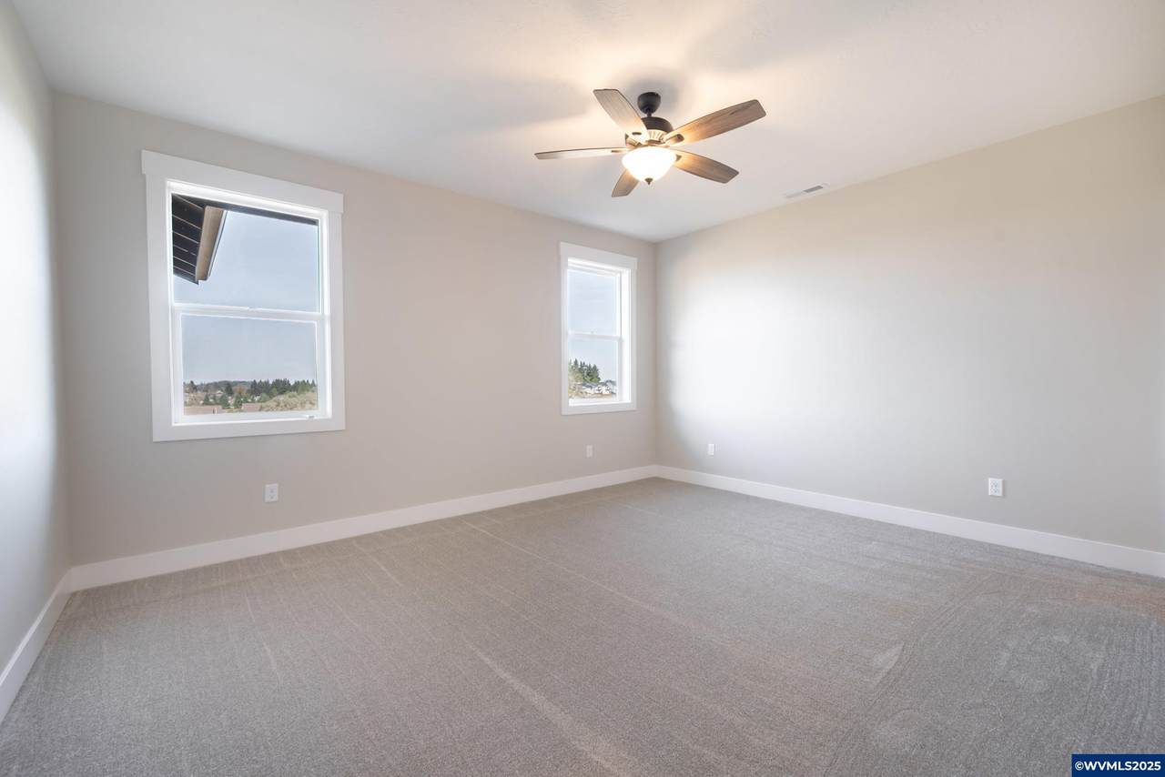 1231 Thunderbird Av - Photo 1