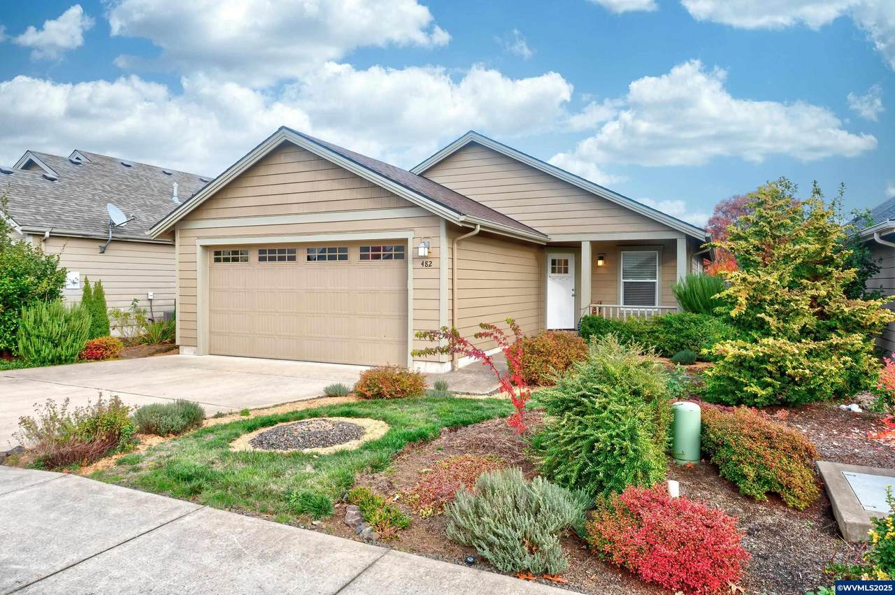 482 Isenberg St - Photo 1