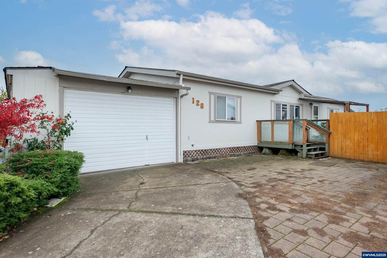 126 Lyons Ct - Photo 1