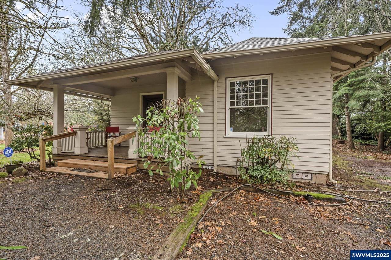 482 Ewald Av - Photo 1