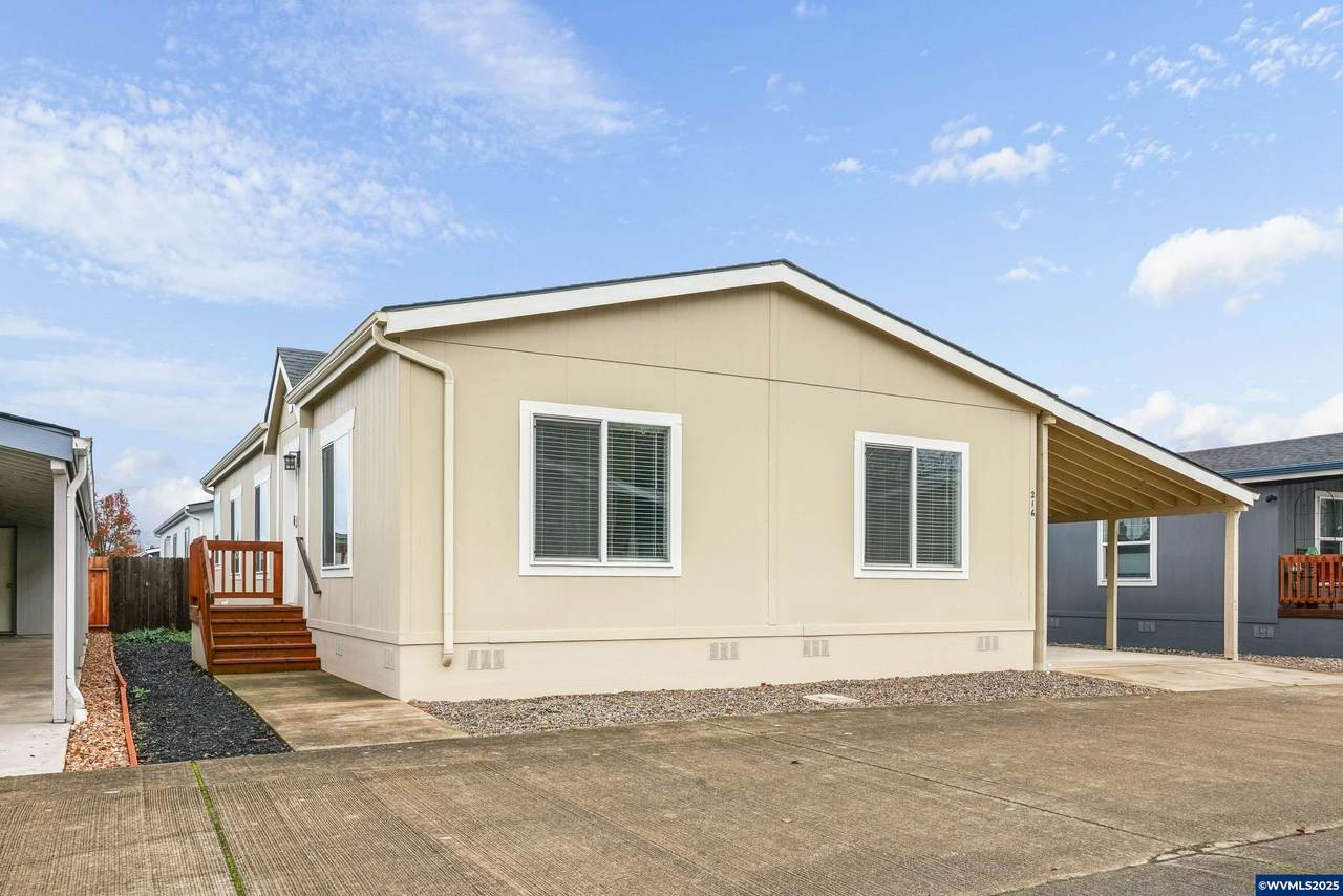 200 Market - Photo 1