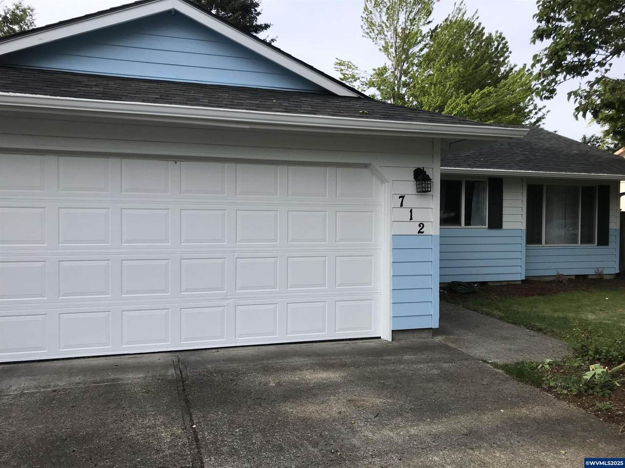 712 Max Ct - Photo 1