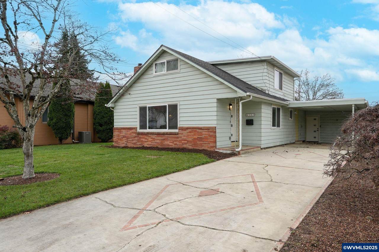 507 2nd St - Photo 1