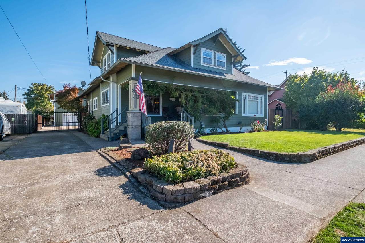 363 2nd St - Photo 1