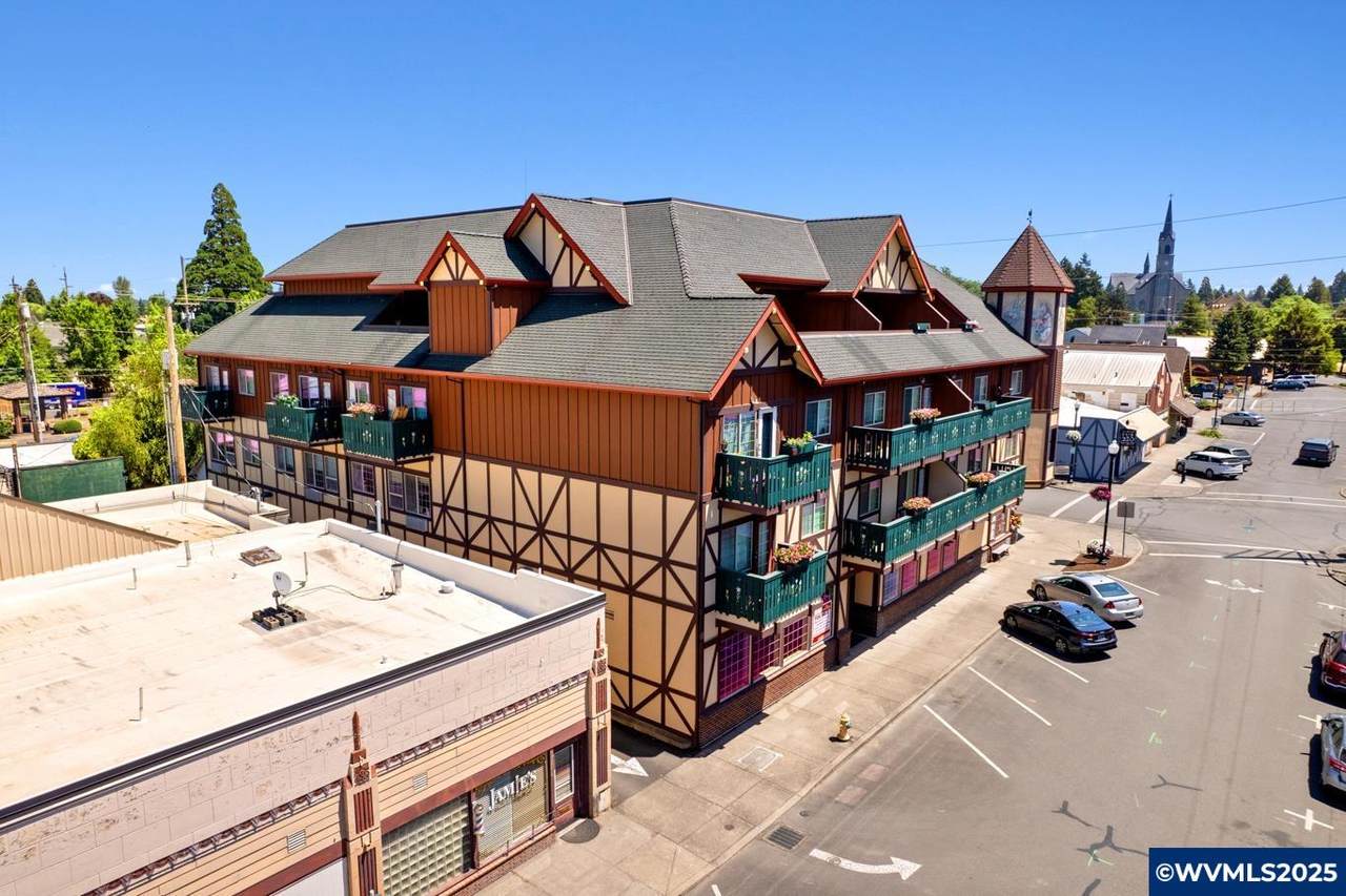 165 Charles - Photo 1