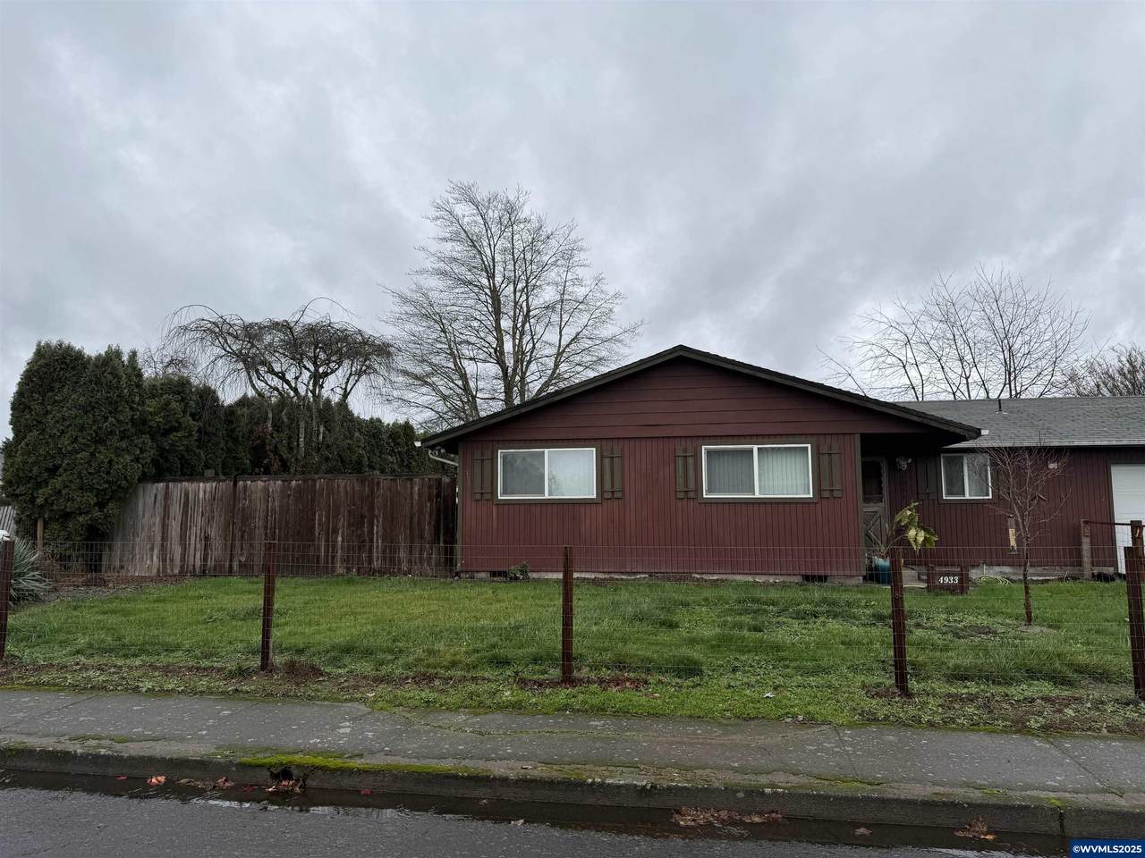 4933 Regal Dr - Photo 1