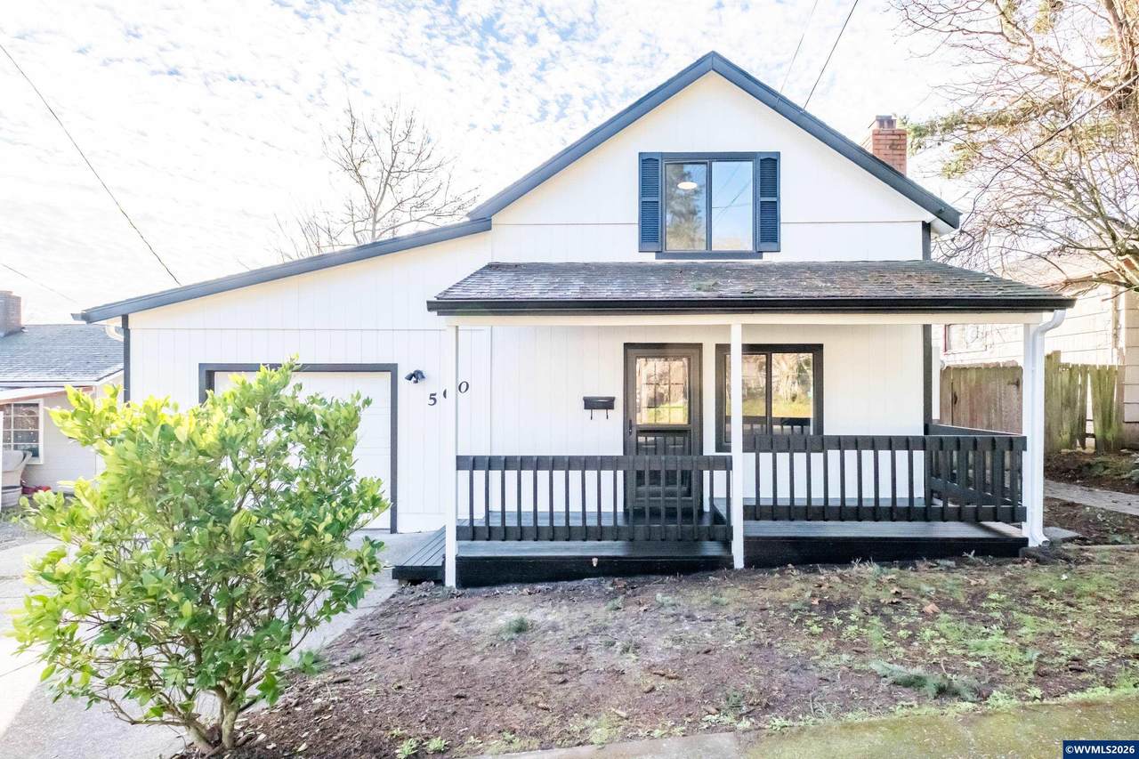 560 Hansen Av - Photo 1