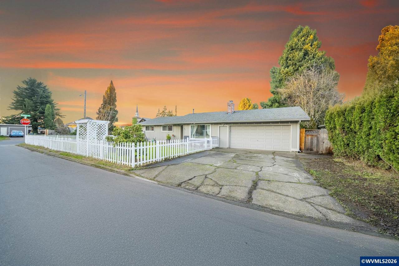 821 Johnson St - Photo 1