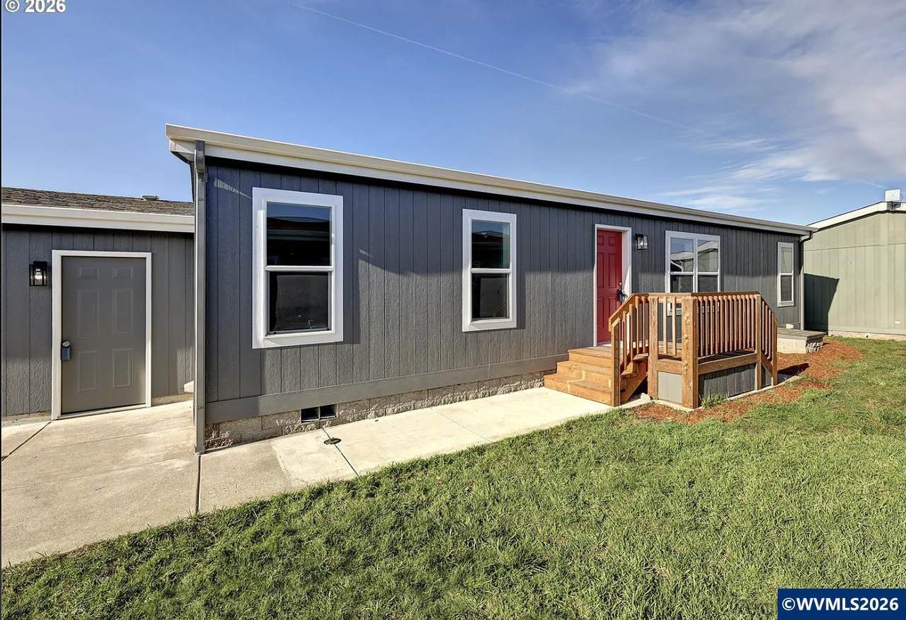 2020 12th St - Photo 1