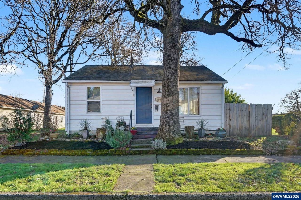 1330 Lee St - Photo 1