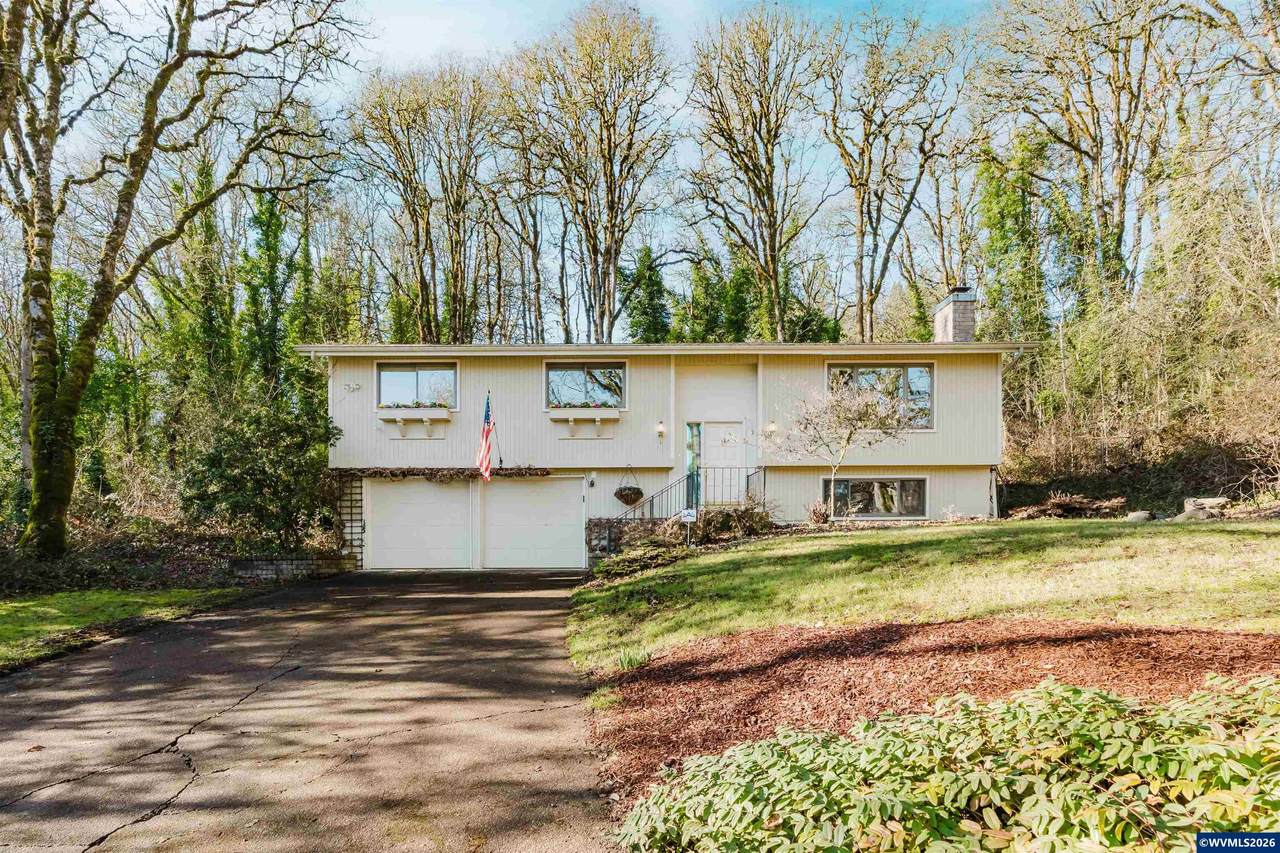 916 Chipmunk Pl - Photo 1