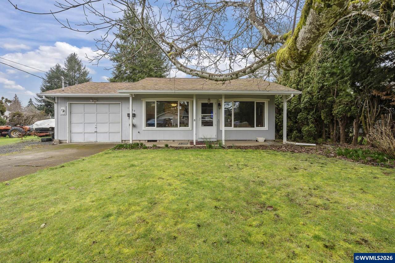 1562 Levens St - Photo 1