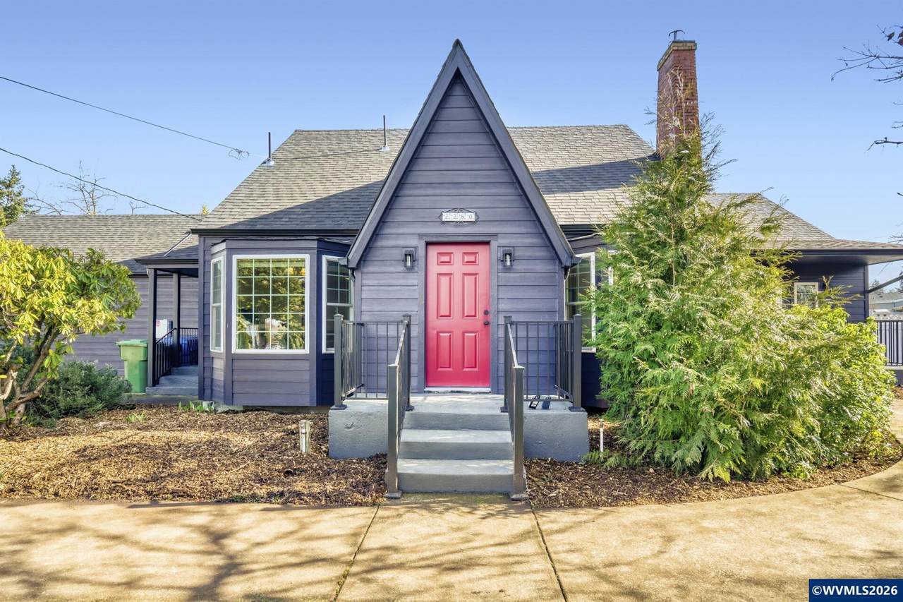 2280 Evergreen Av - Photo 1