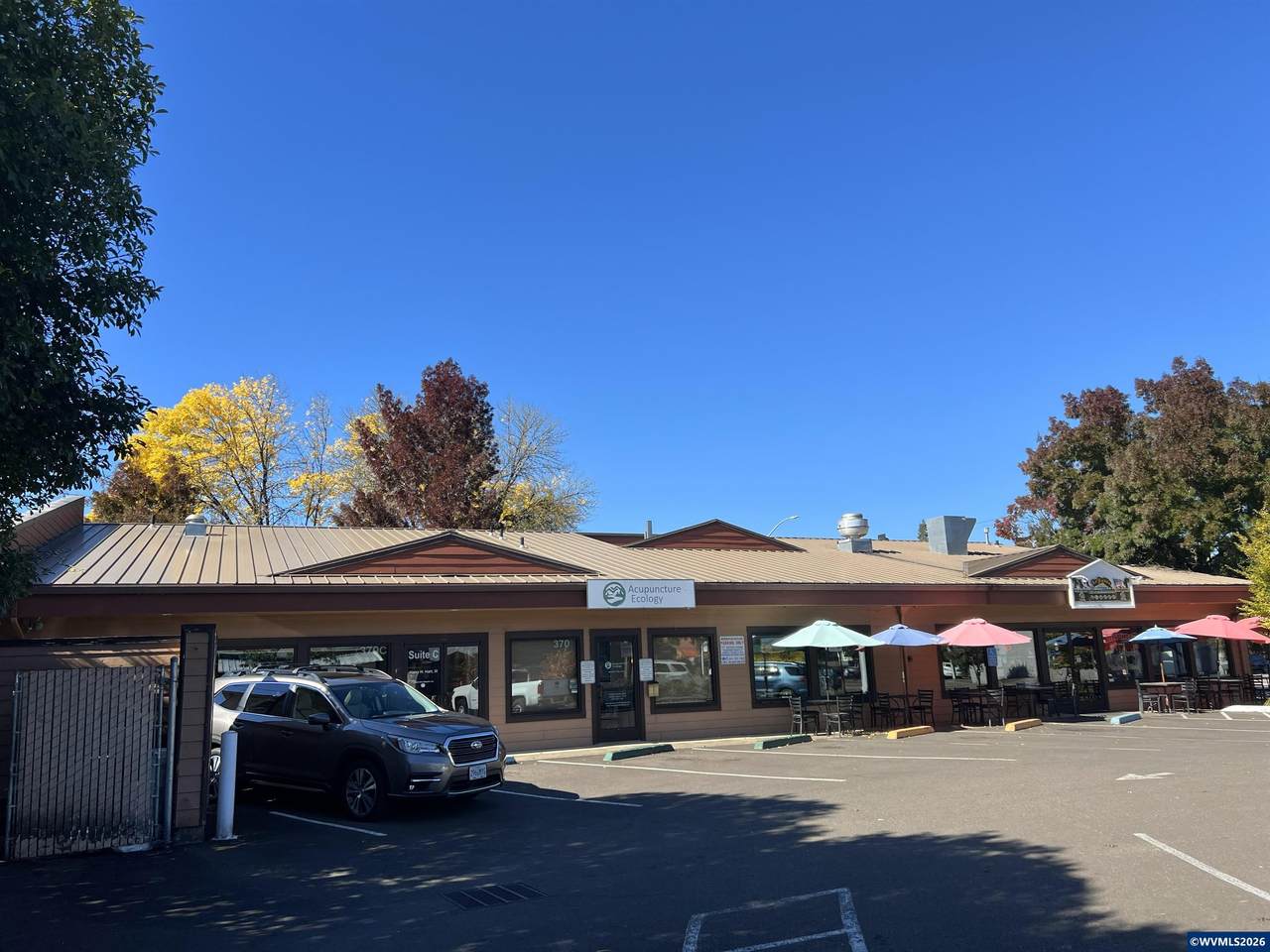 370 Western - Photo 1