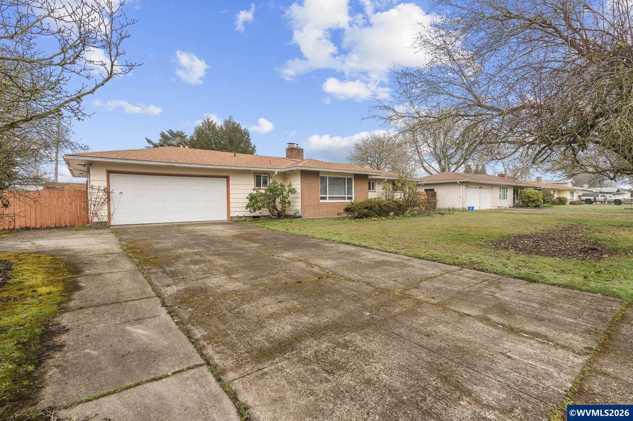 2922 Columbus St - Photo 1