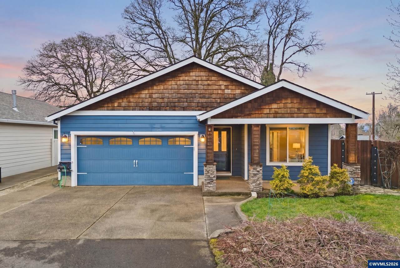 1575 Leo St - Photo 1