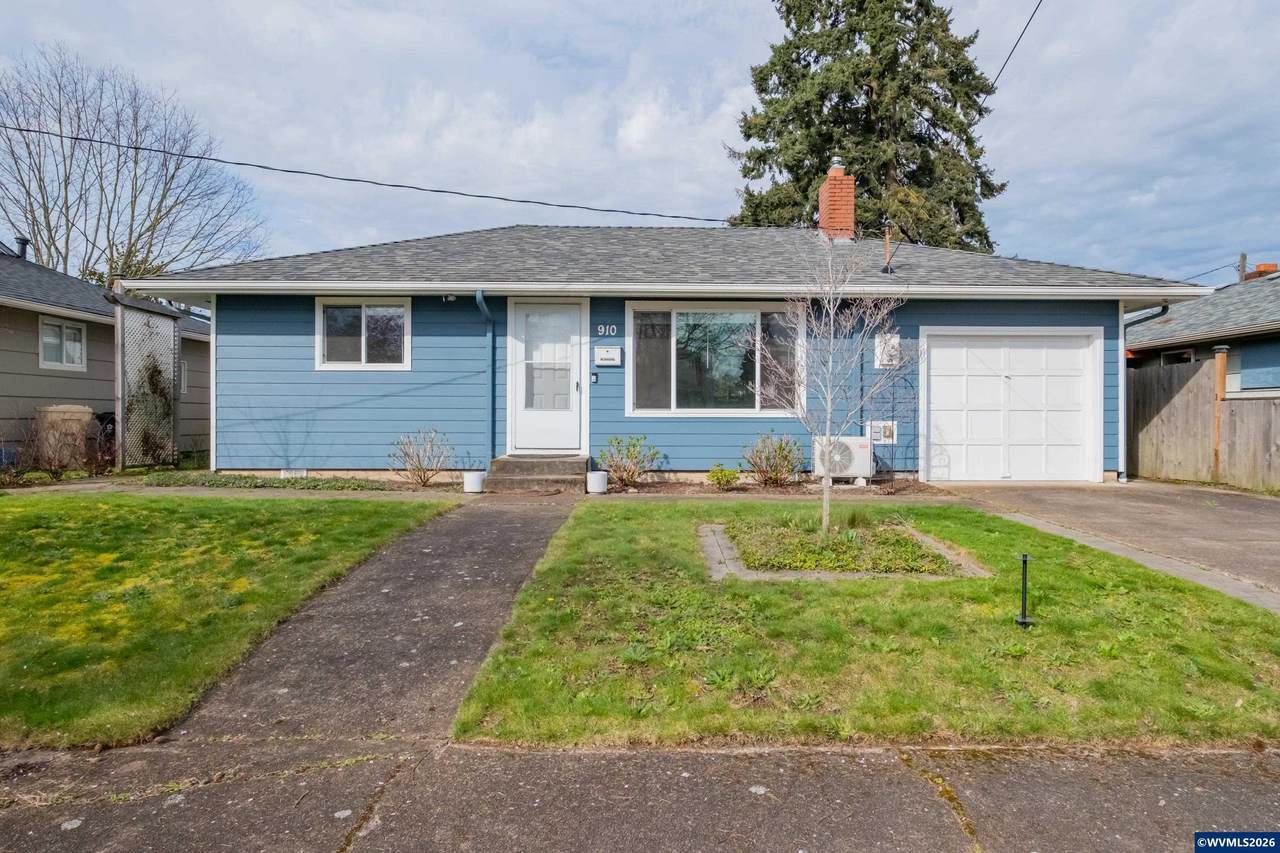 910 Ermine St - Photo 1