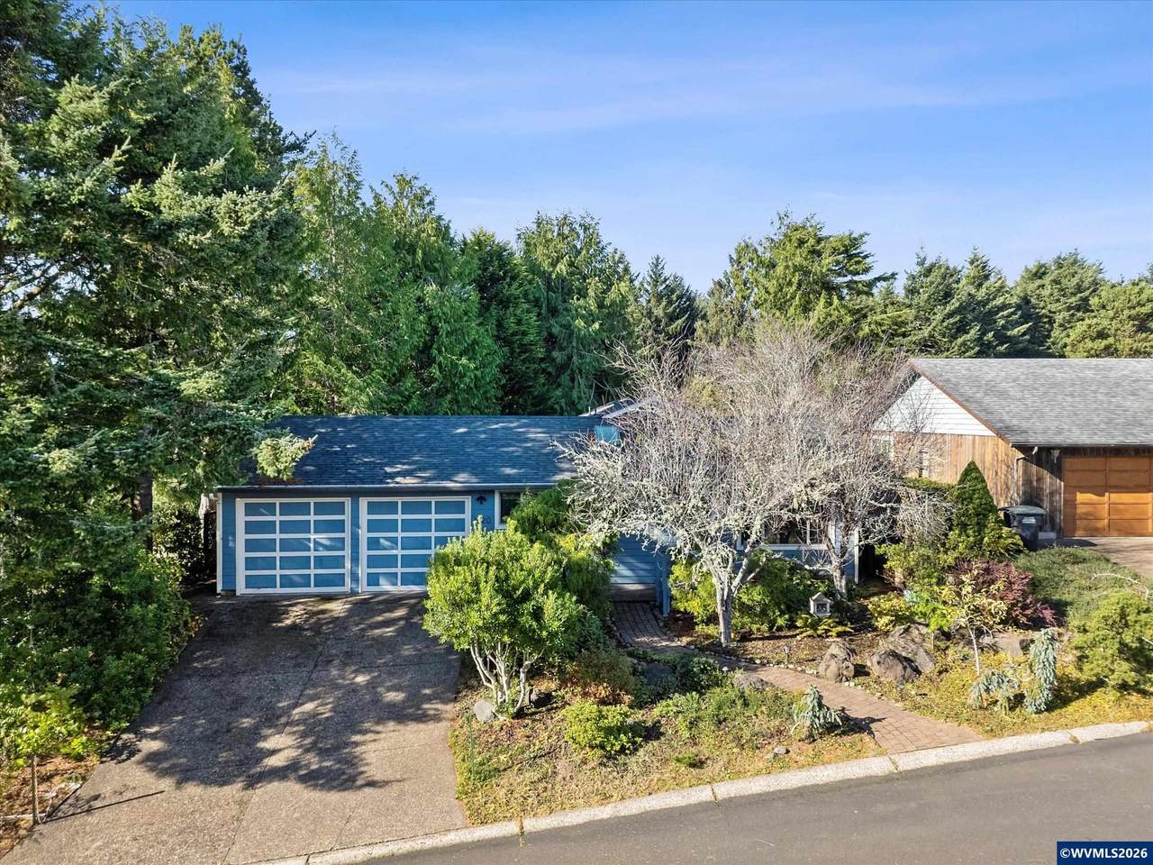 1420 Fairway Dr - Photo 1