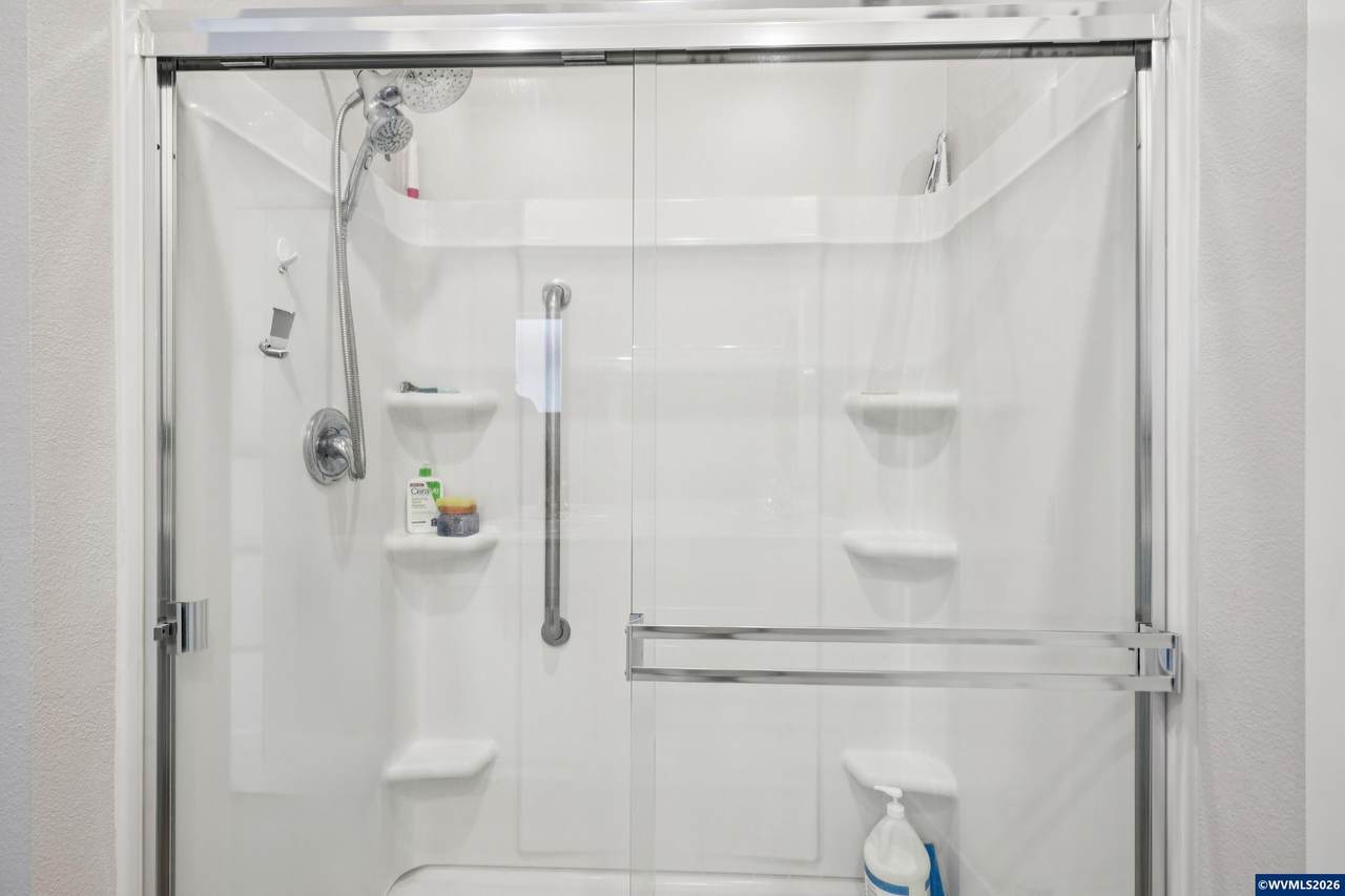 438 Greencrest St - Photo 1