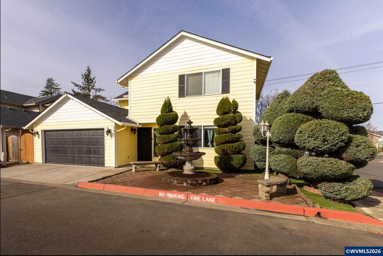 3047 Leah St - Photo 1