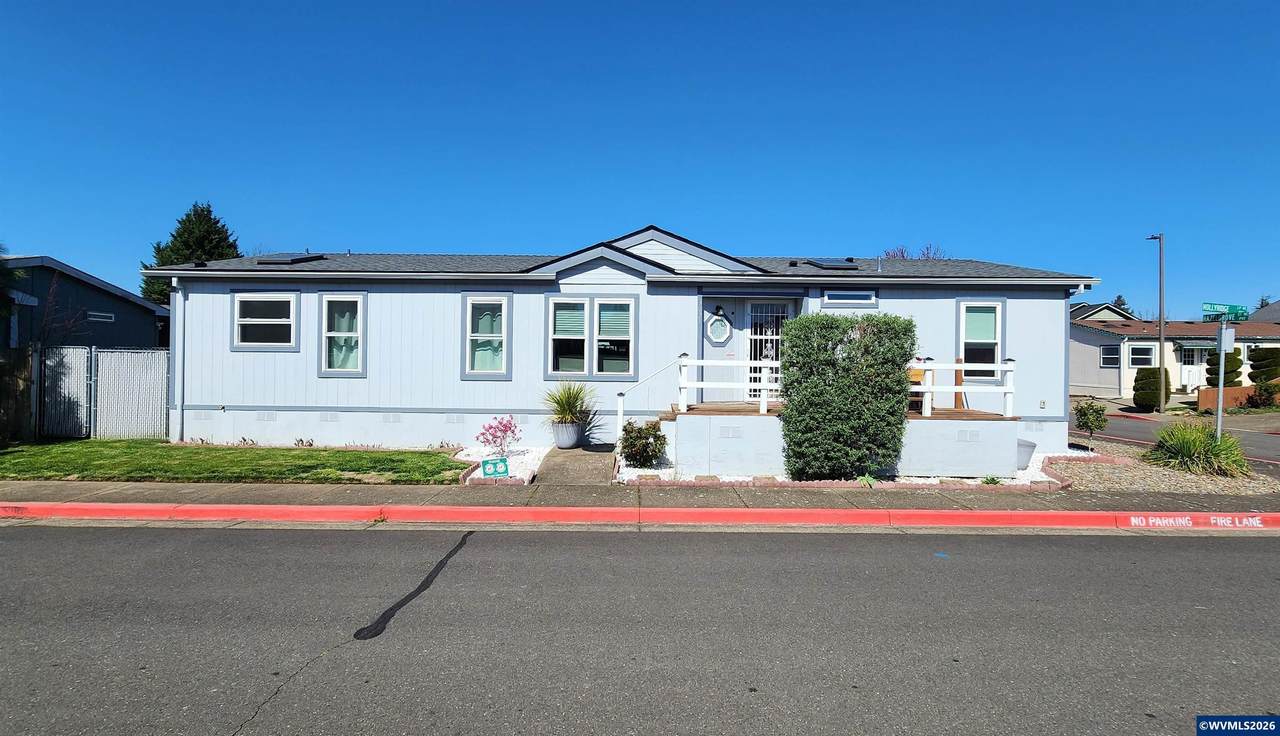 3025 Hollyridge Lp - Photo 1