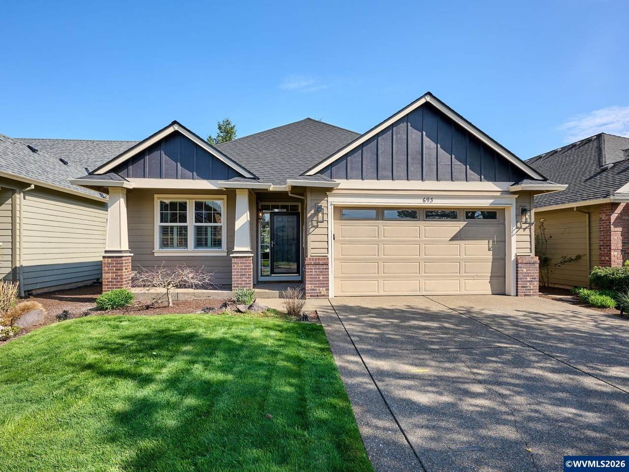 693 Fairwood - Photo 1