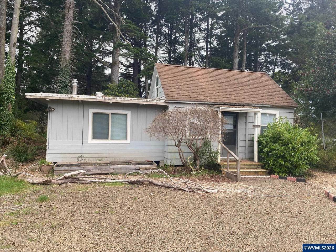 6721 Rhododendon Av - Photo 1