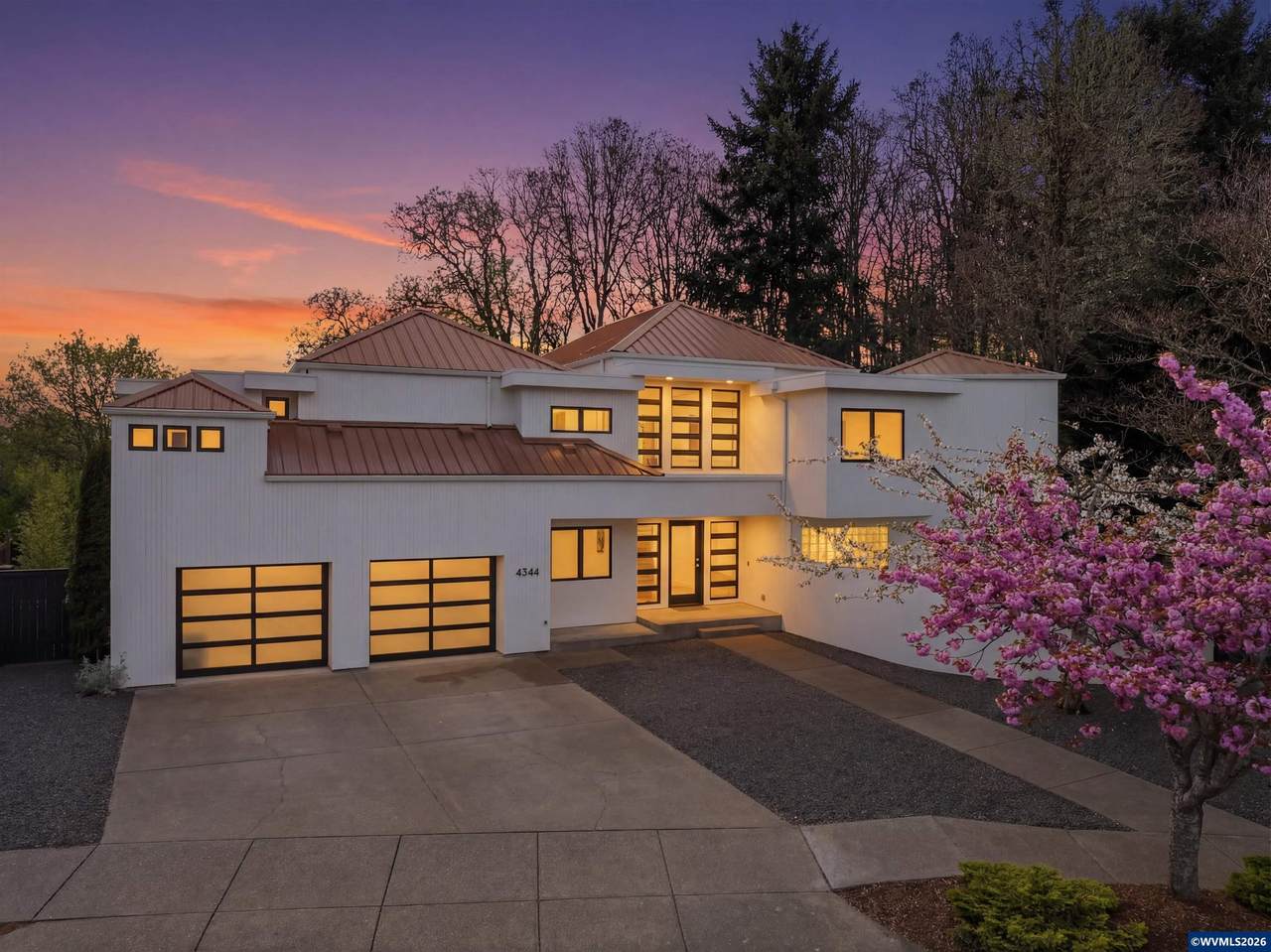 4344 Boxwood Dr - Photo 1