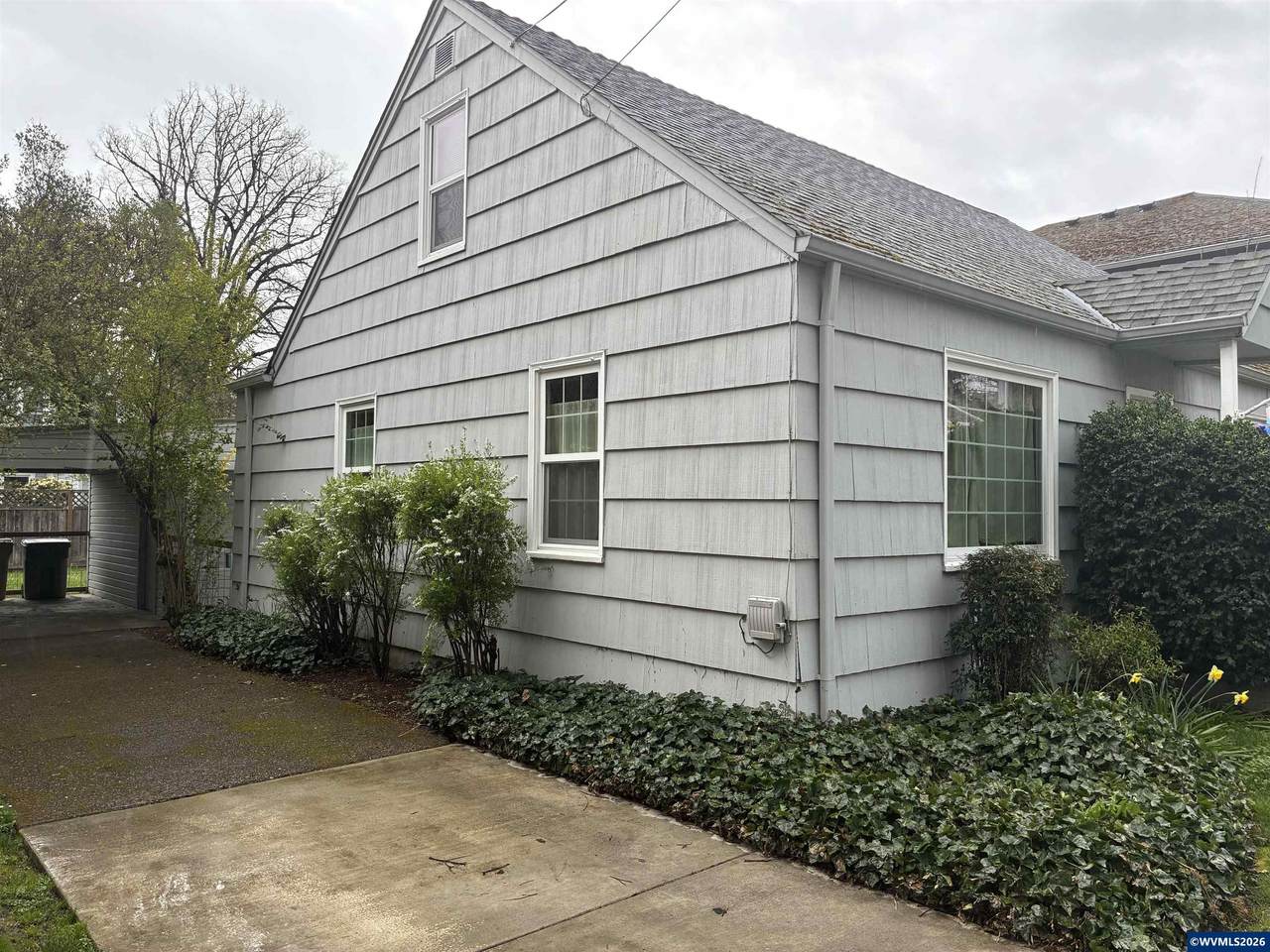 611 11th St - Photo 1