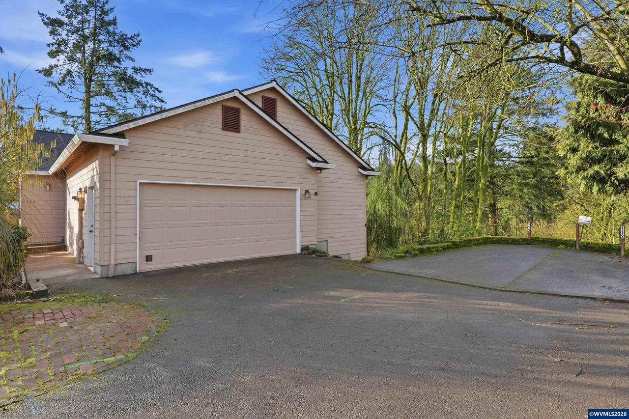 112 Mellinger Pl - Photo 1