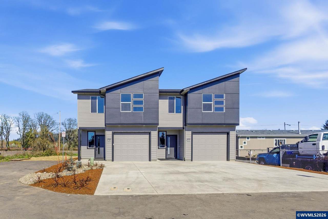 300 & 302 Seven Oaks - Photo 1