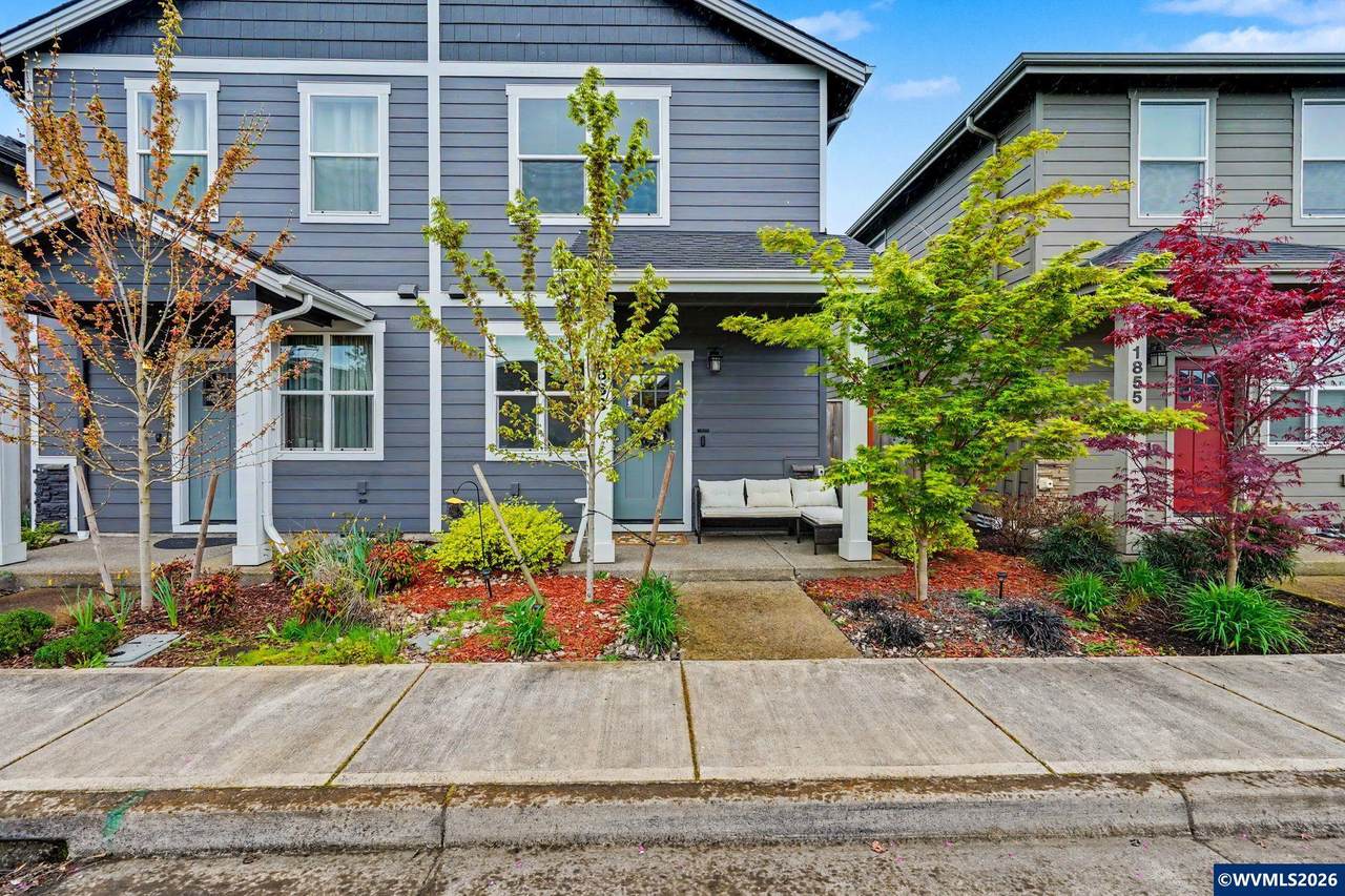 1863 Mulberry Av - Photo 1