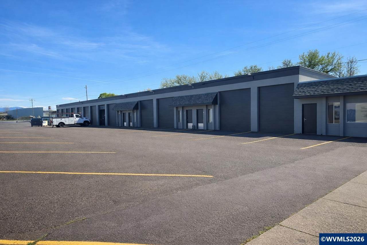 2721 Main - Photo 1