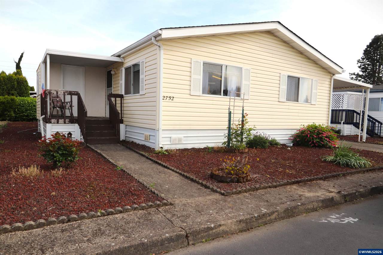 2752 Oakland - Photo 1