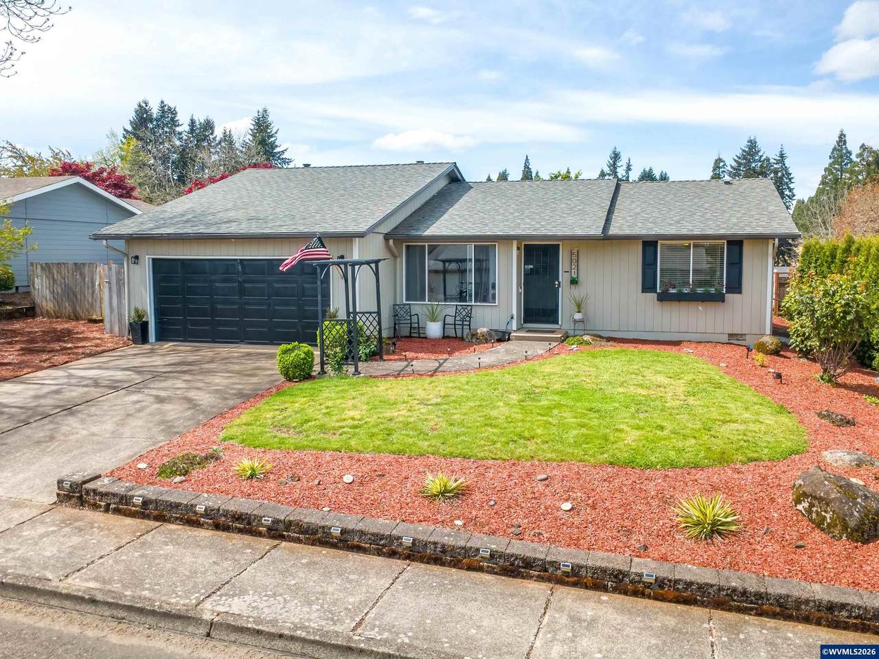 5021 Daniel St - Photo 1