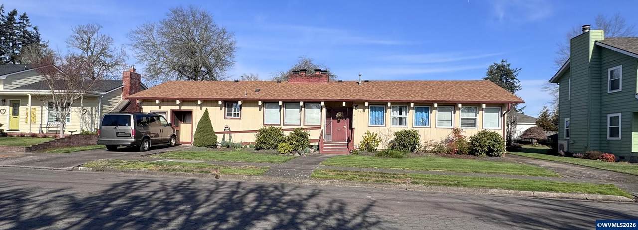 1325 8th Av - Photo 1