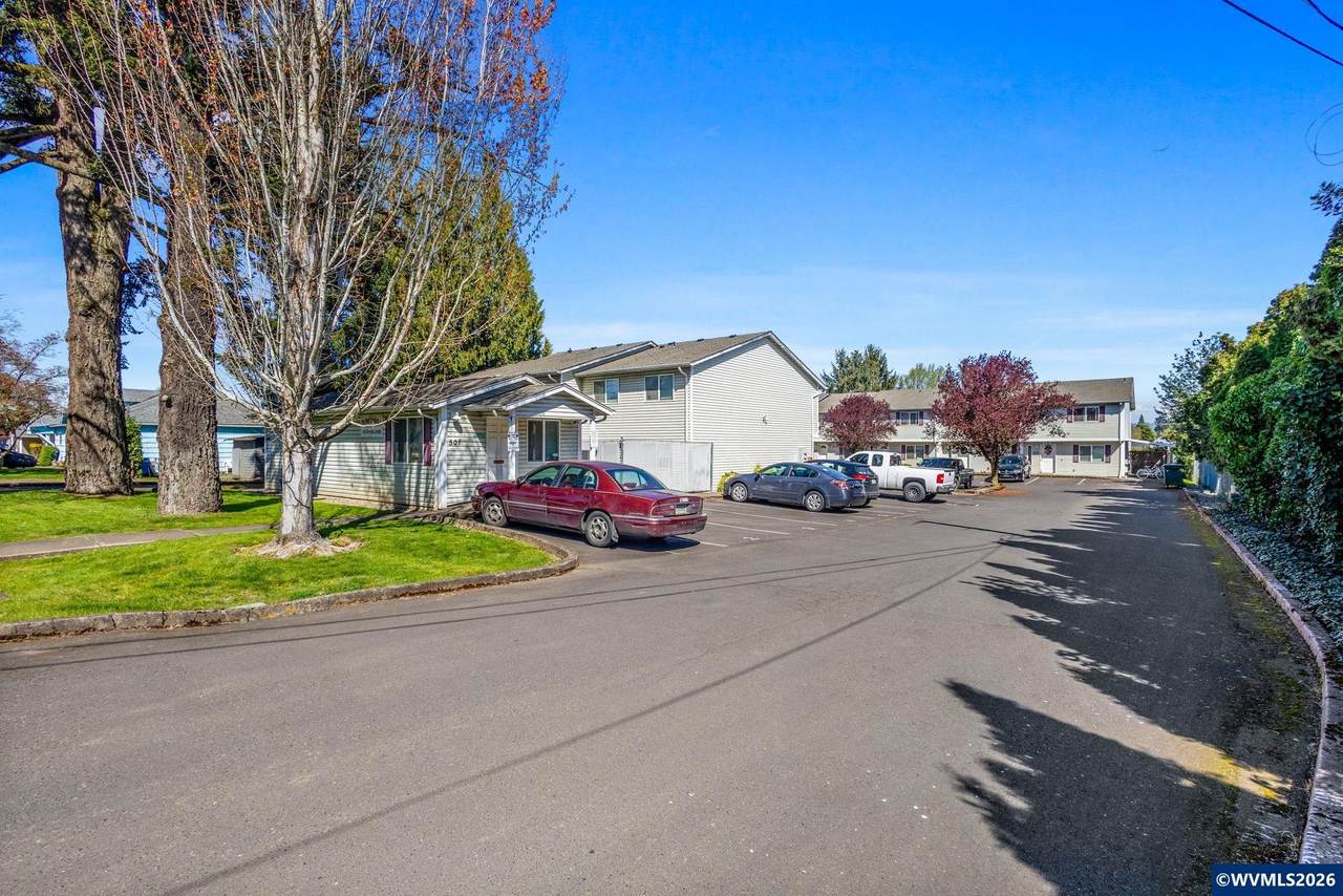 501 Warren - Photo 1