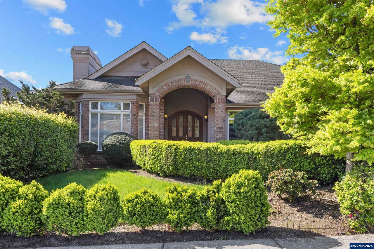 744 Creekside Dr - Photo 1
