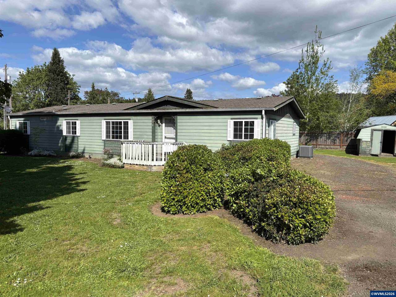 1028 Linn Wy - Photo 1