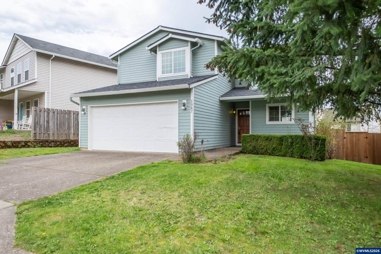 1067 Falcon Crest Dr - Photo 1