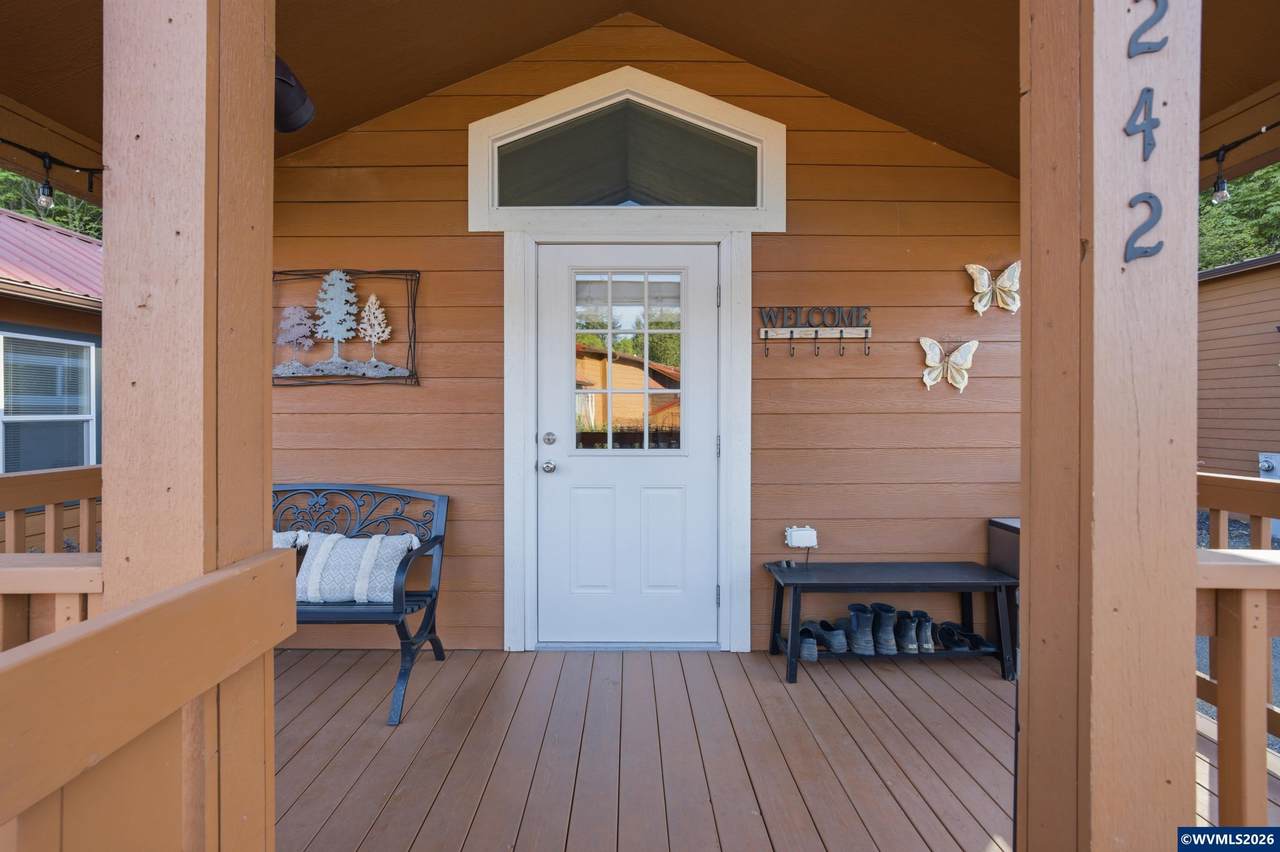 https://bt-photos.global.ssl.fastly.net/salem/1280_boomver_1_840439-2.jpg