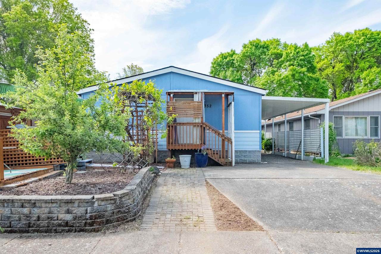 352 Butterfield Pl - Photo 1