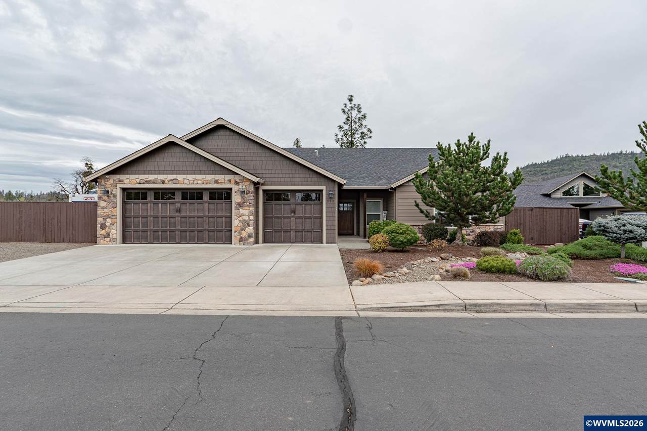 217 White Oak Wy - Photo 1