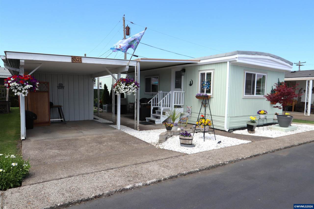 5521 43rd - Photo 1