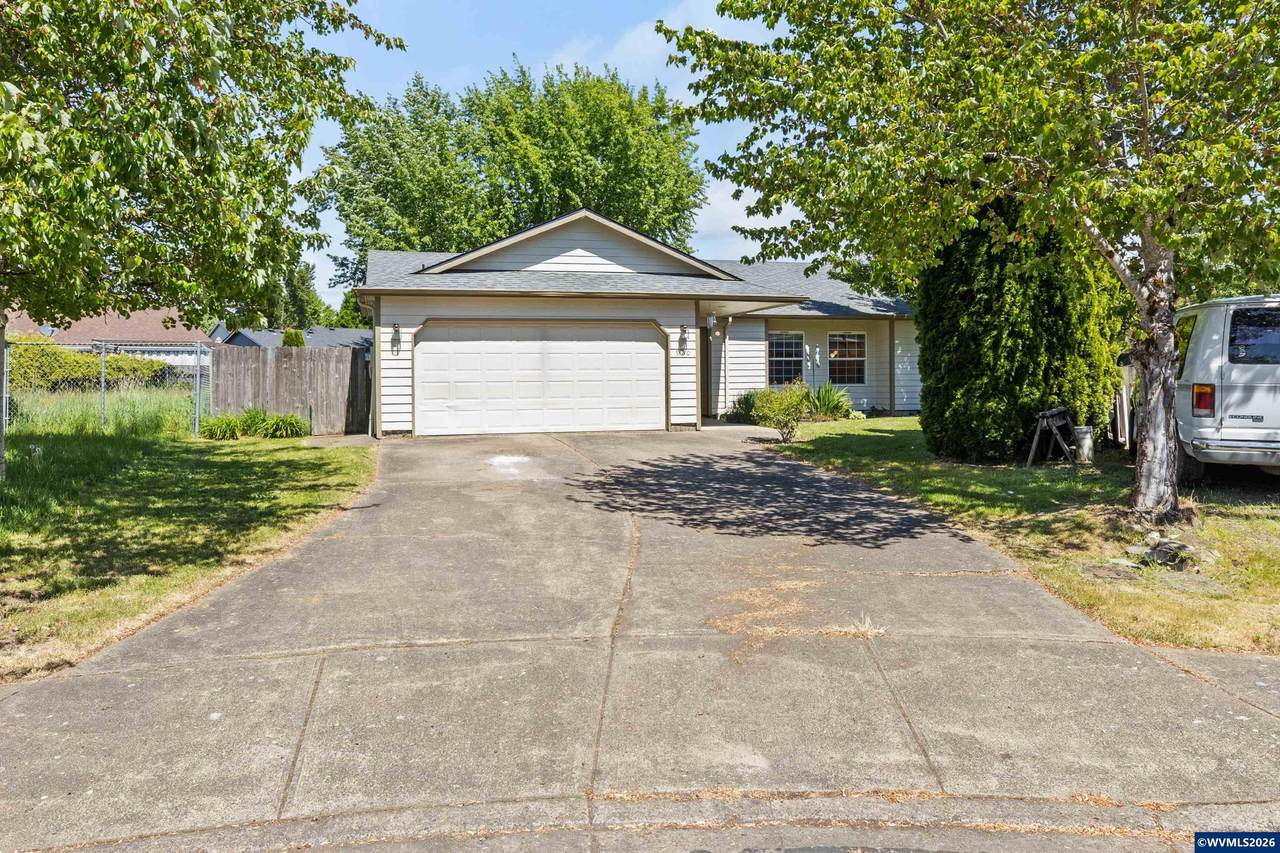 920 Myrtle Ct - Photo 1
