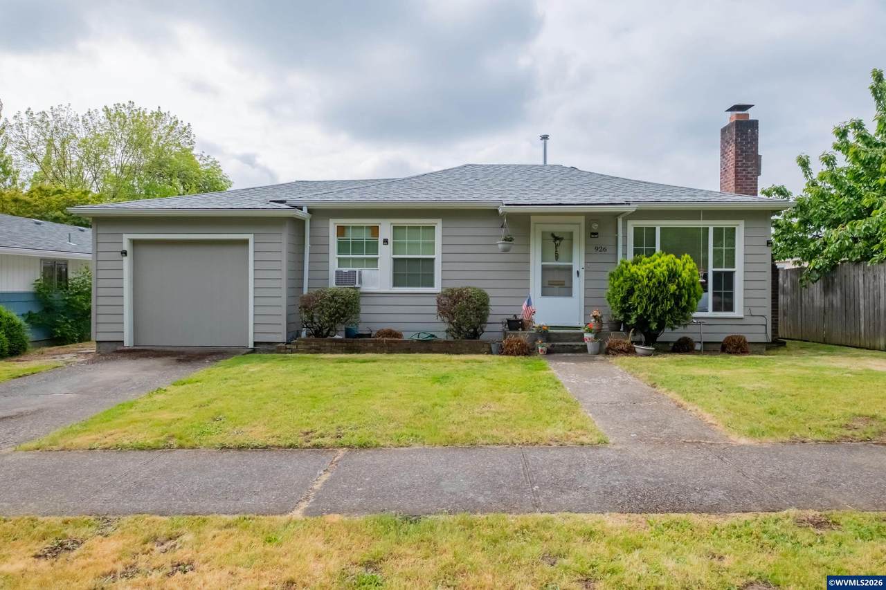 926 11th Av - Photo 1