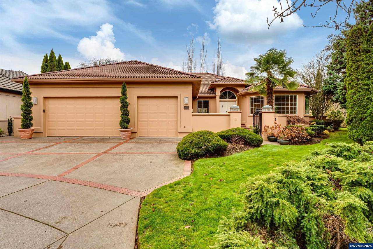 875 Sand Av - Photo 1