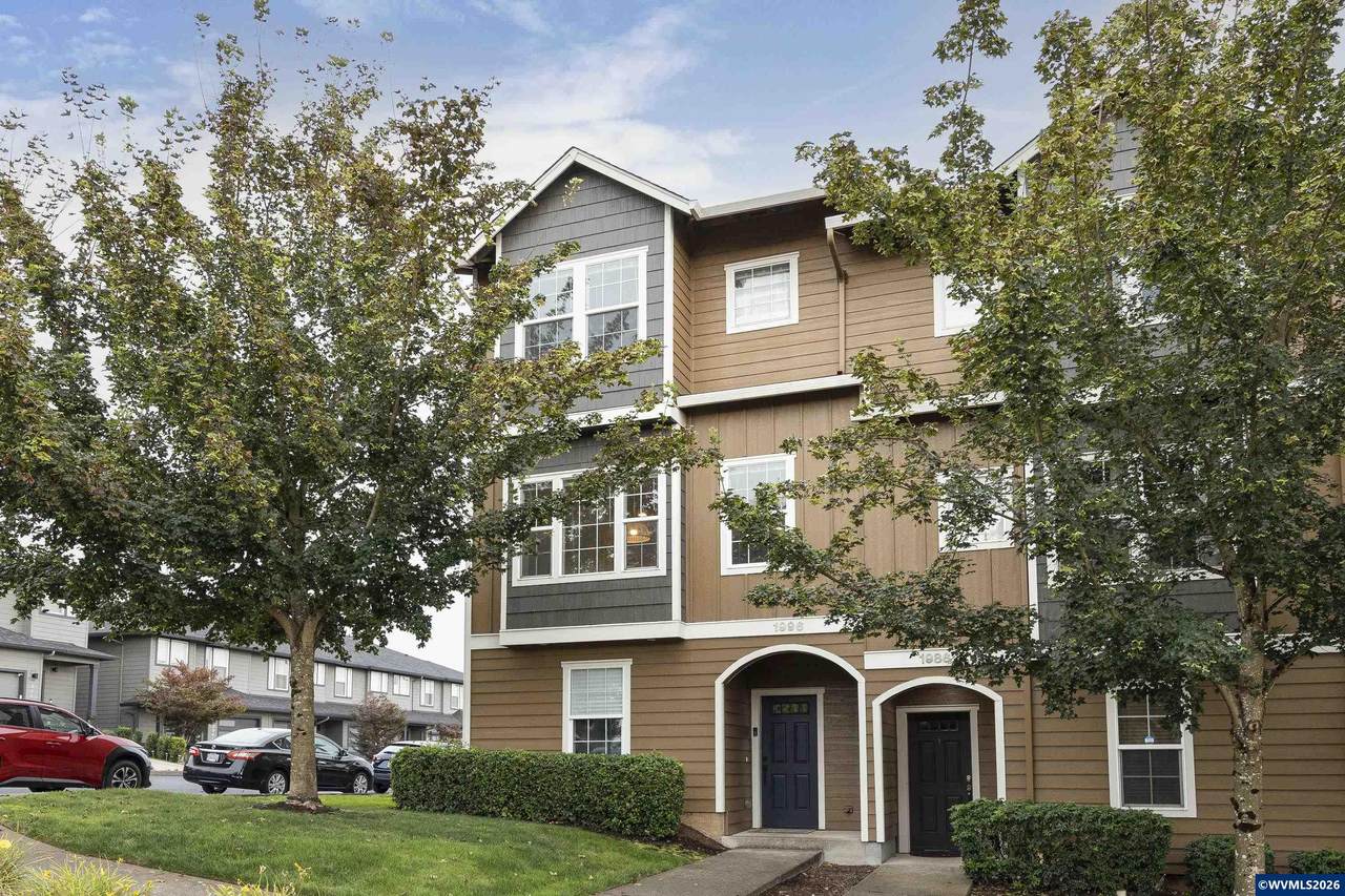 1996 Hawksview Av - Photo 1