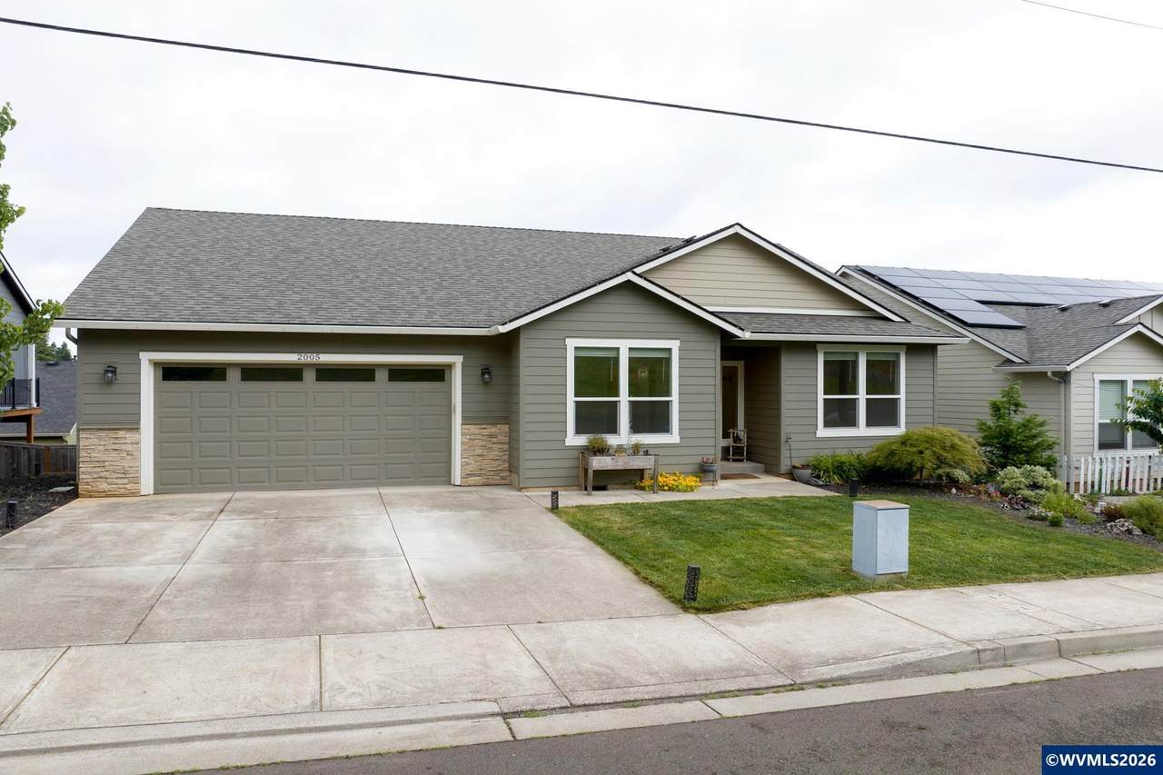 https://bt-photos.global.ssl.fastly.net/salem/1280_boomver_1_841191-2.jpg